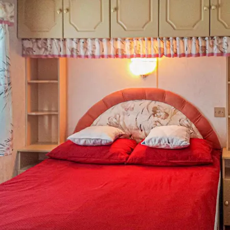 Beautiful Stacaravan In Smoldzino Camping 2*